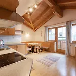 Haus Bergzauber דירה ניוסטיפט אים סטובאיטל