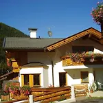 Haus Bergzauber * ניוסטיפט אים סטובאיטל
