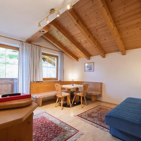 Haus Bergzauber ניוסטיפט אים סטובאיטל